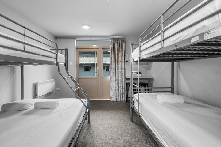 Room 11 of 143