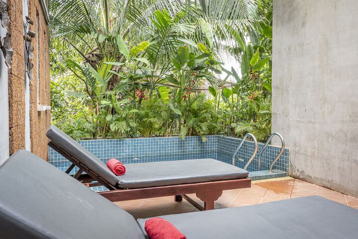 Pool 81 of 174