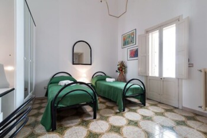 Room 19 of 27