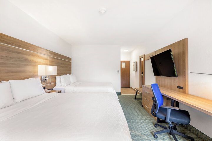 Room 70 of 125