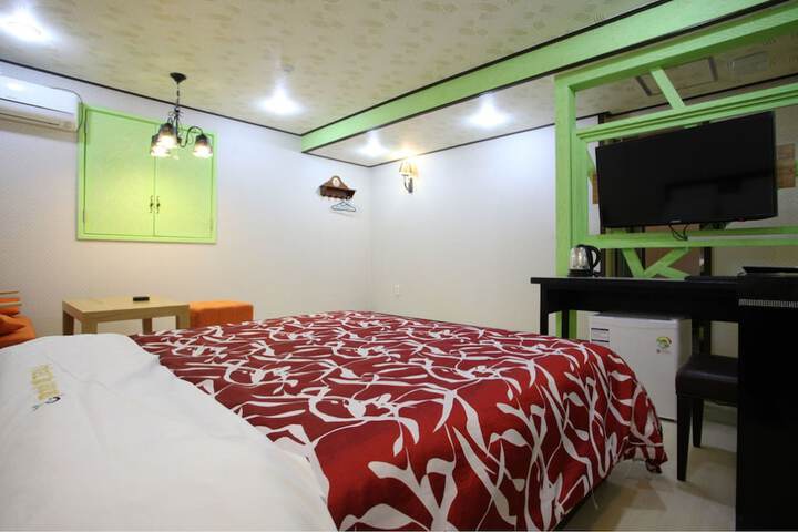 Room 2 of 29