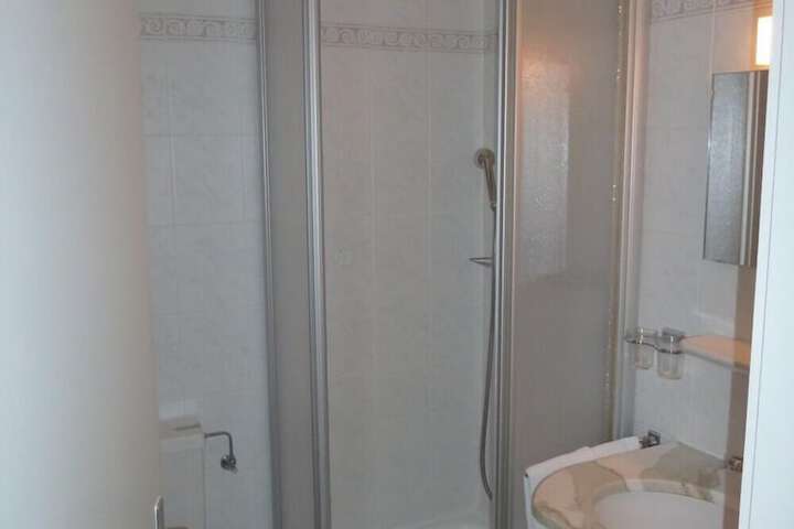 Room 6 of 21