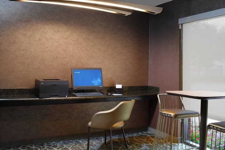 Business Center 24 of 26
