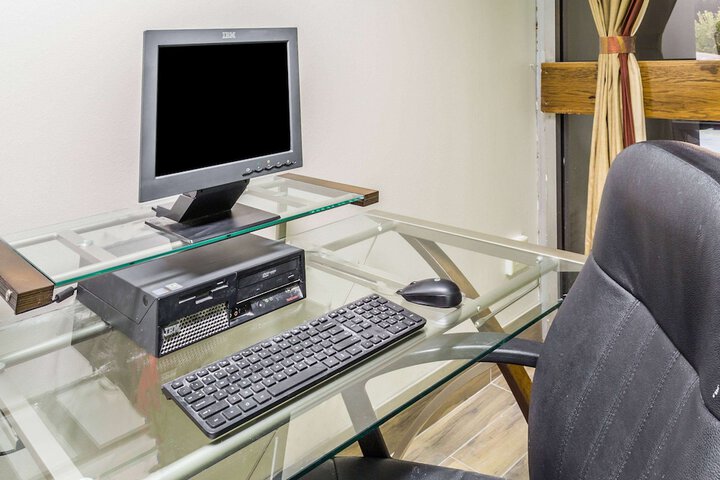 Business Center 48 of 50