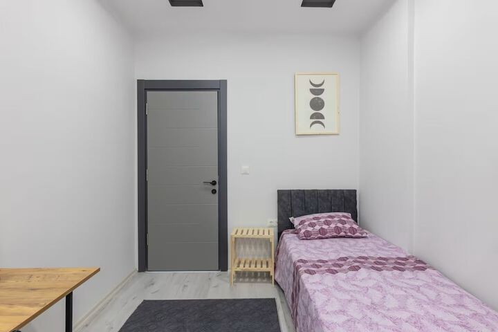 Room 30 of 293