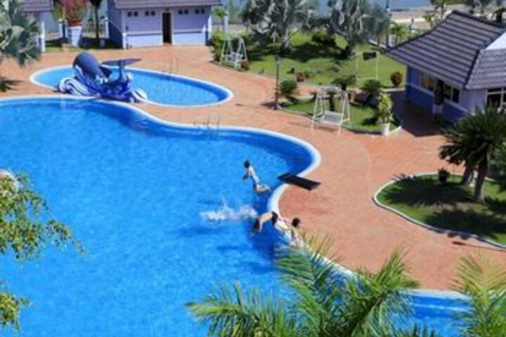 Pool 76 of 94