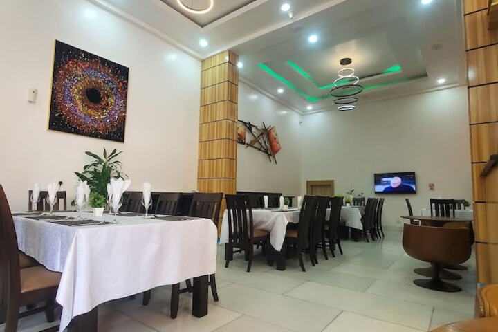 Dining 67 of 79