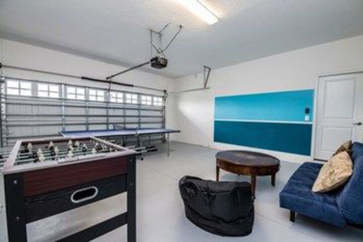 Room 17 of 25