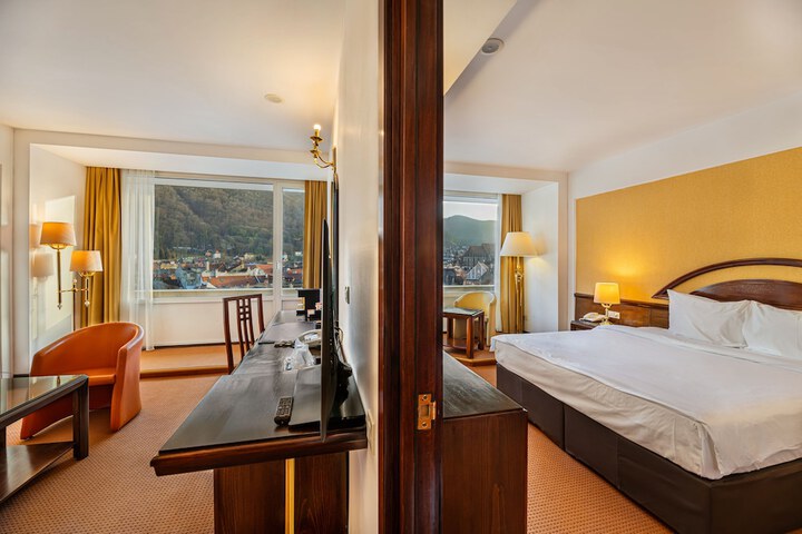 Room 48 of 91