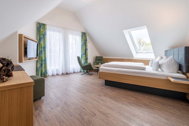 Room 8 of 36