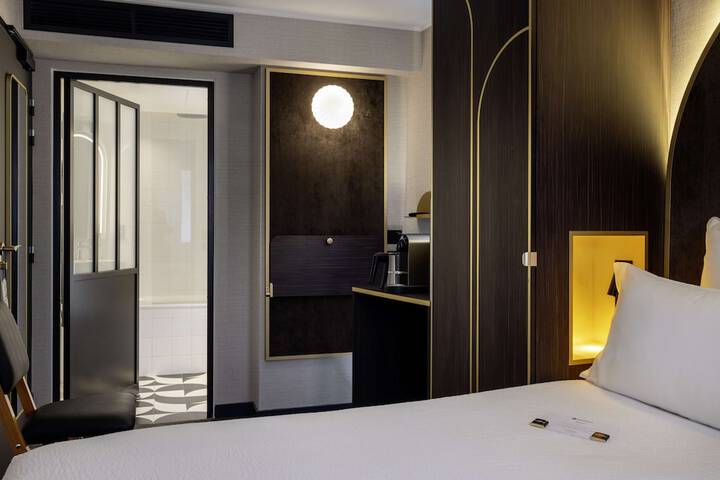 Room 41 of 103