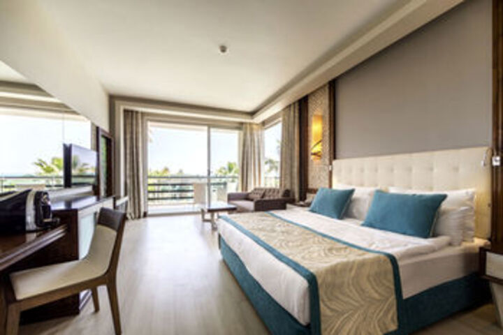 Room 34 of 62