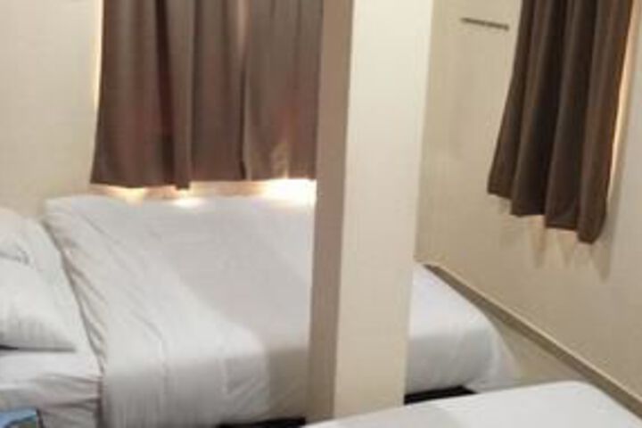 Room 9 of 20