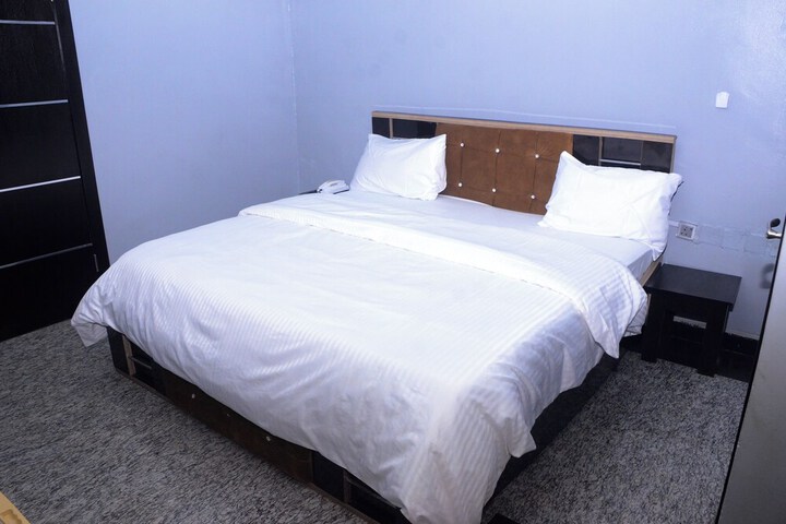 Room 13 of 79