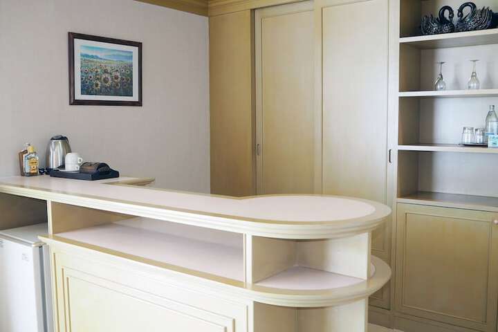 Room 9 of 50