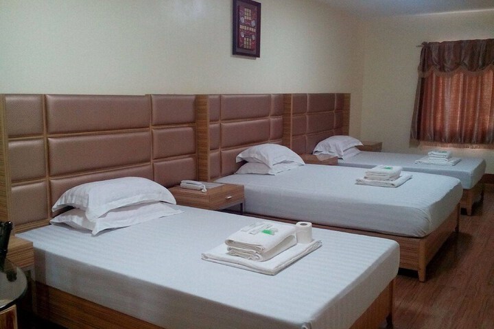 Room 7 of 18