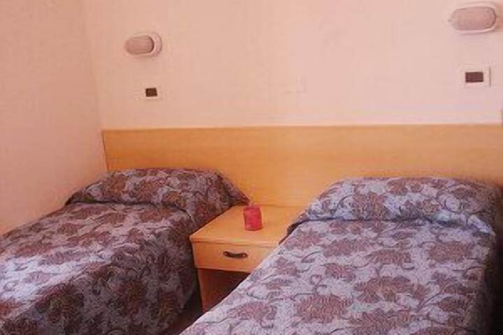 Room 14 of 30