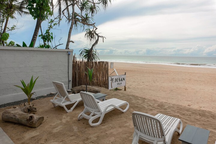 Beach 19 of 30