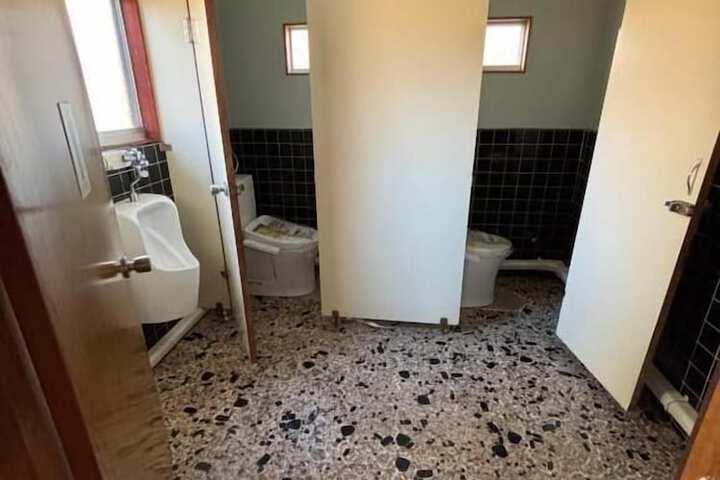 Room 10 of 15