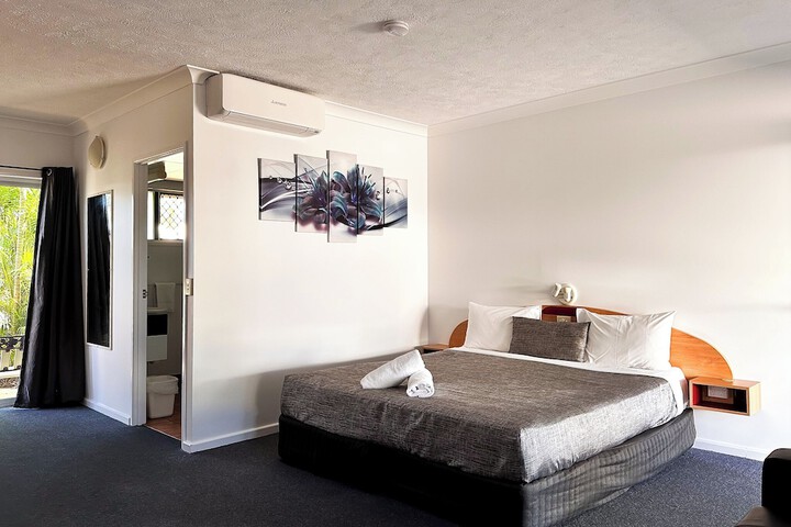 Room 15 of 36
