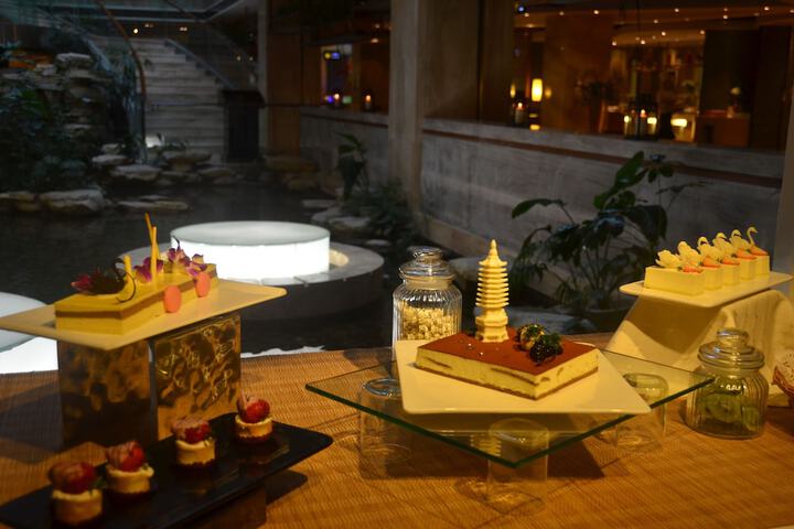 Dining 48 of 86