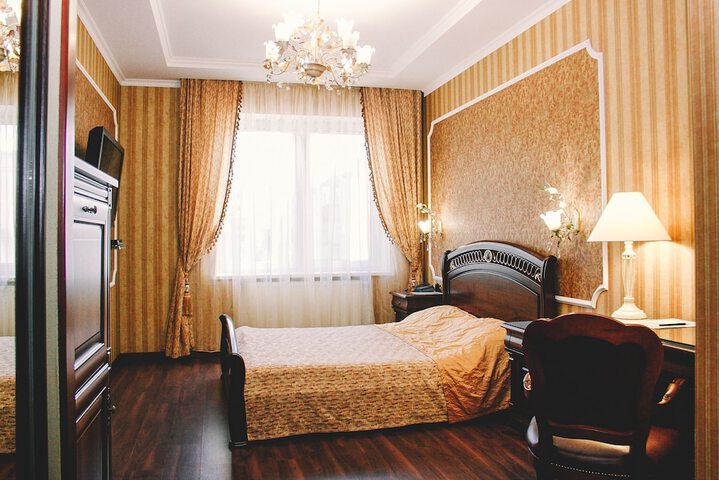 Room 8 of 41