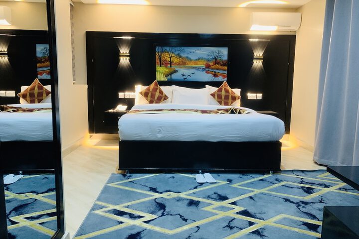 Room 4 of 14