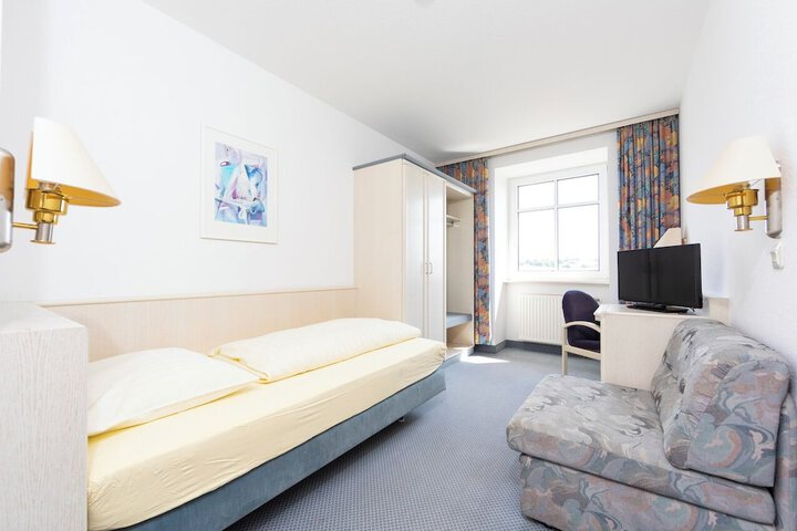 Room 3 of 19