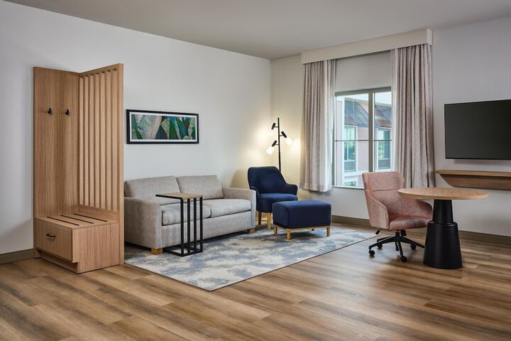 Room 25 of 48