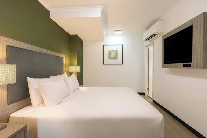 Room 11 of 46