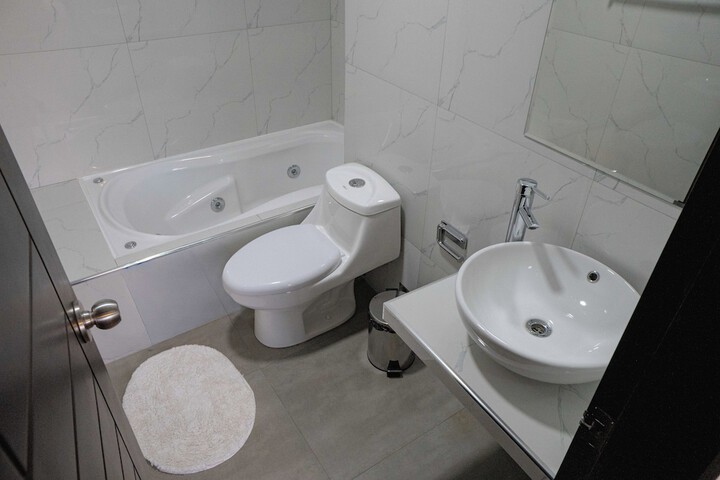 Room 16 of 25