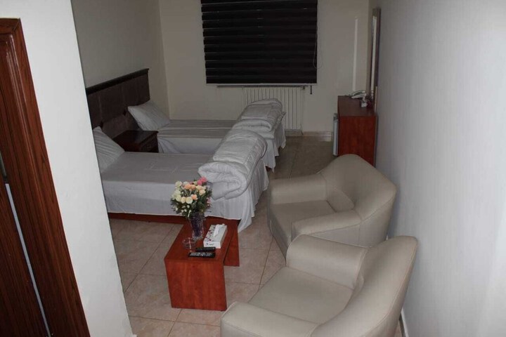 Room 16 of 32