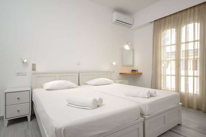 Room 43 of 107
