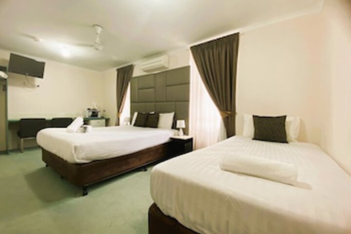 Room 19 of 105