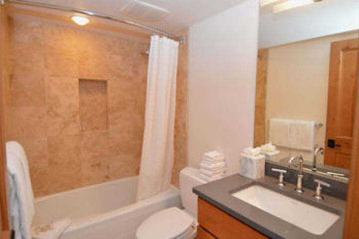 Room 3 of 25