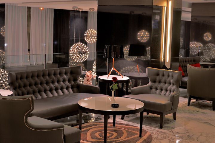 Entrance & Lobby