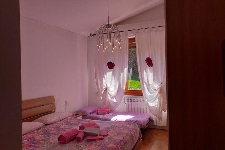 Room 7 of 33