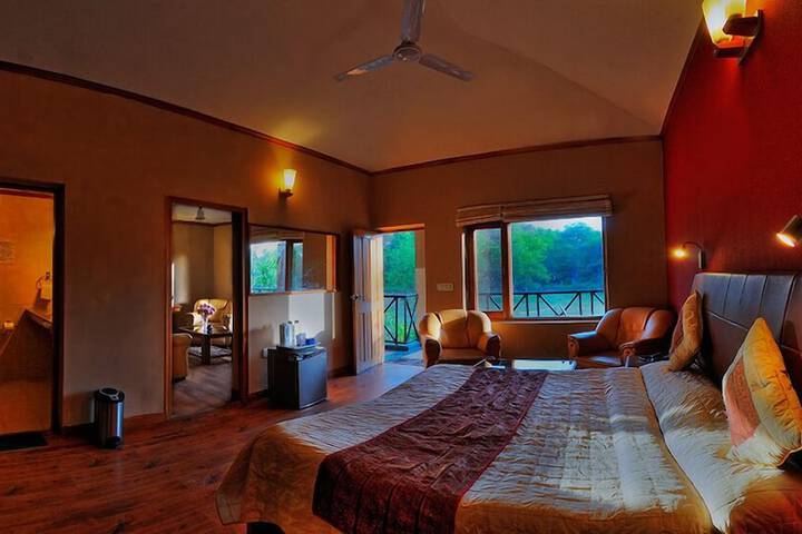 Room 5 of 14