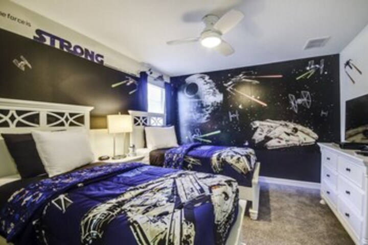 Room 12 of 38