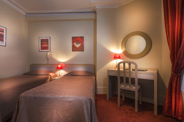 Room 15 of 37