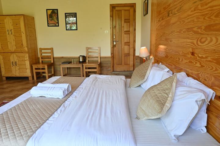Room 3 of 38