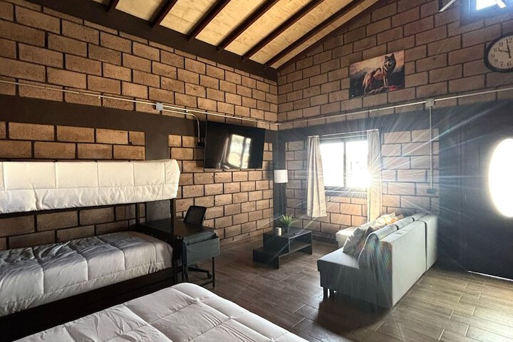 Room 77 of 211