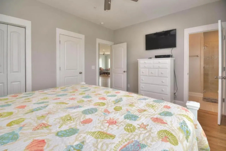 Room 5 of 20