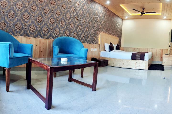 Room 8 of 28