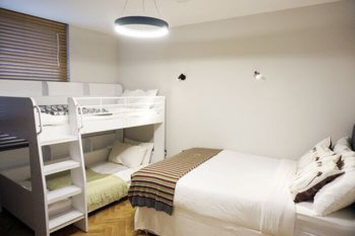Room 13 of 27