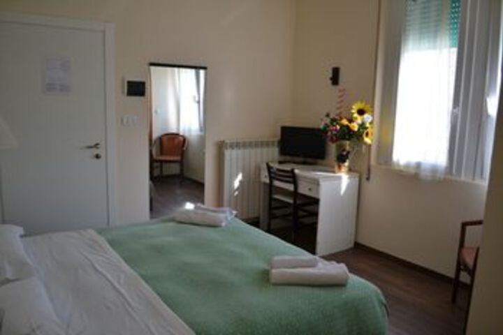 Room 9 of 20