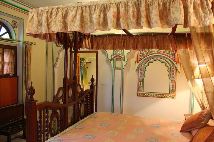 Room 17 of 39