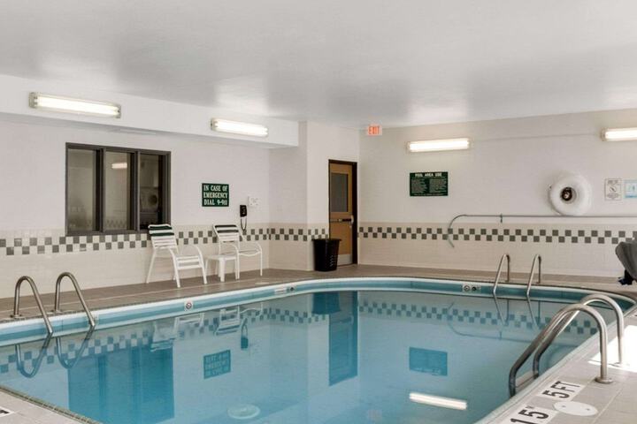 Hotel Pool