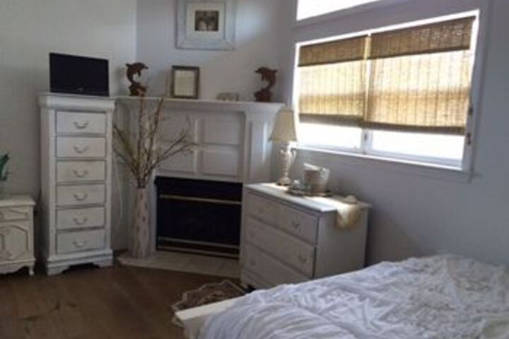 Room 10 of 42