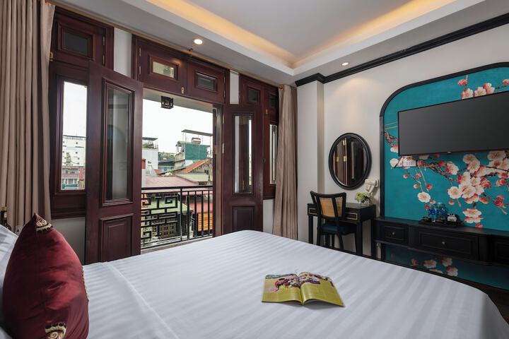Room 9 of 35